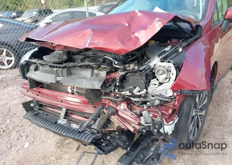 2015 Subaru Outback 2.5I Limited z USA, uszkodzony, nr VIN 4S4BSBNC8F3362839